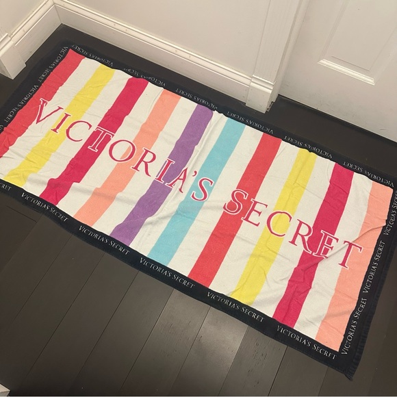 Victoria's Secret Striped Beach Towel - Picture 1 of 2